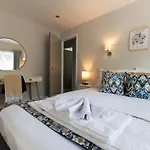 Thornbeck Manor Villa *