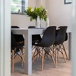 Thornbeck Manor Вилла *