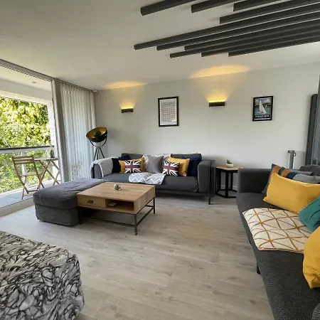 Willa Thornbeck Manor