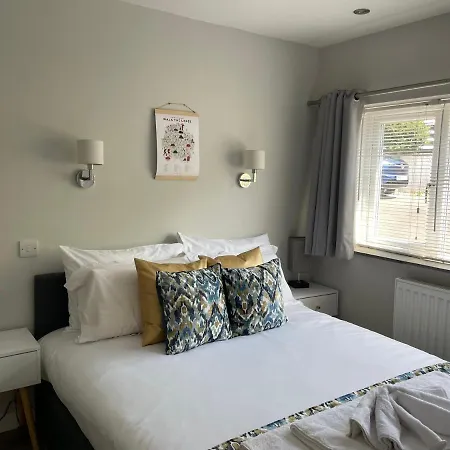 Willa Thornbeck Manor *