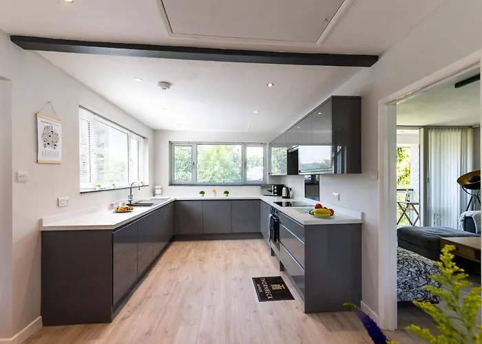 Thornbeck Manor Villa *